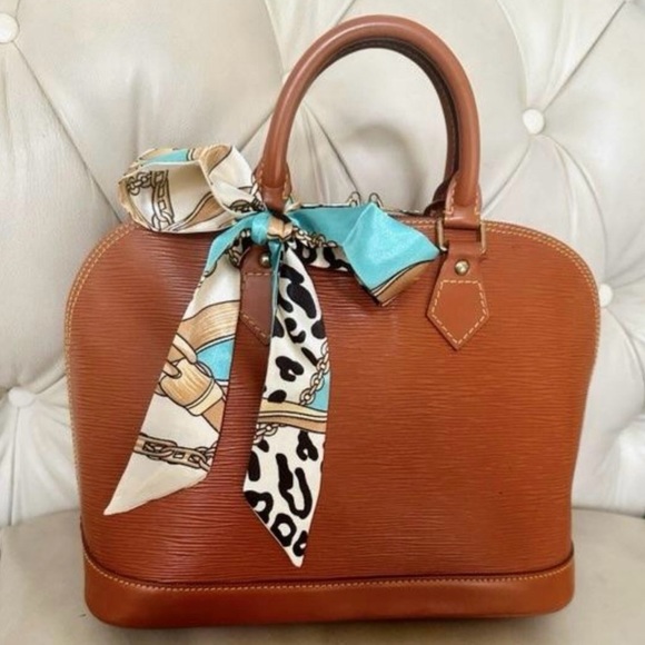 Louis Vuitton EUC Epi Alma PM - Picture 6 of 17